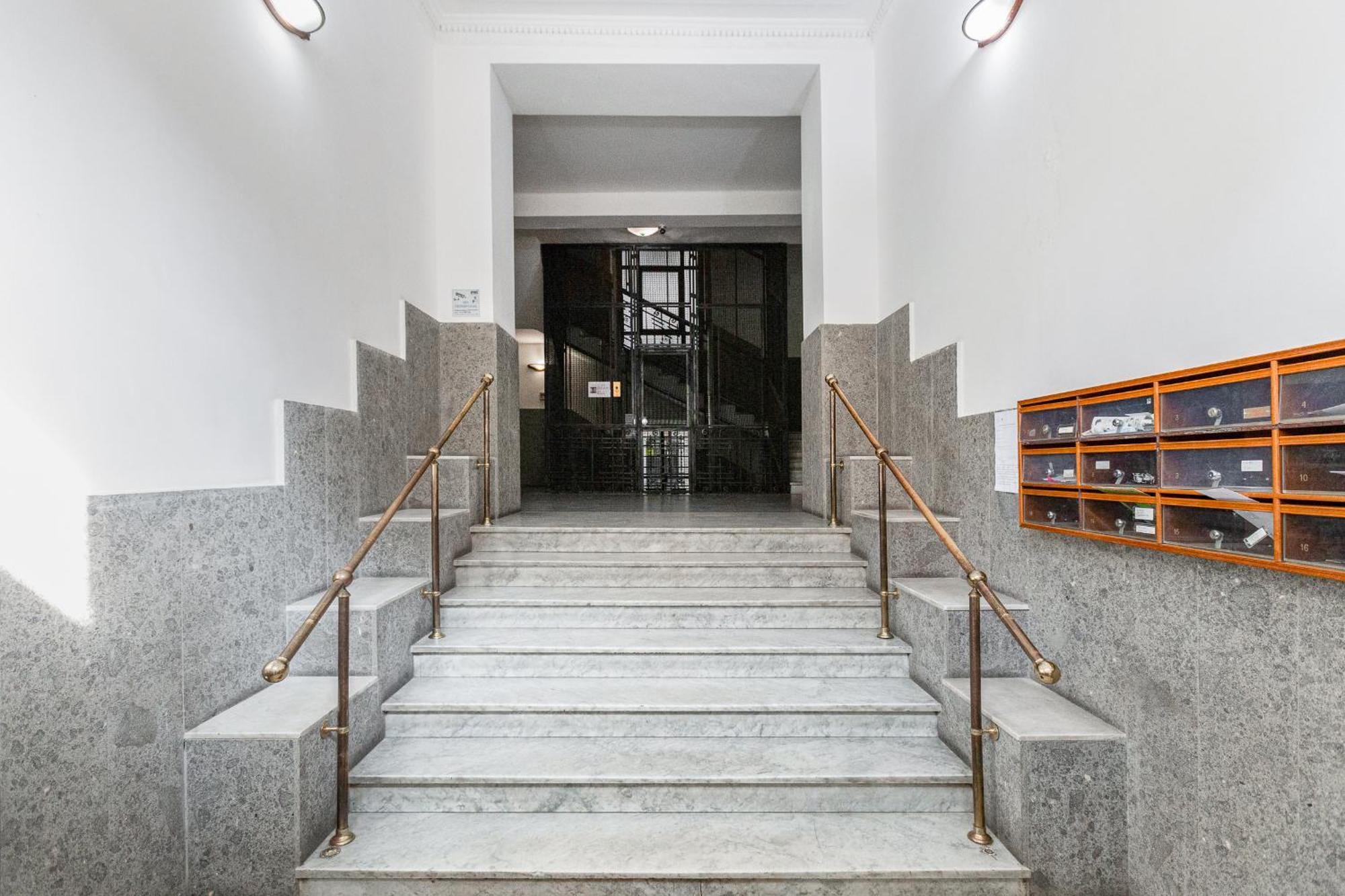 Apartment 3-bedroom Near Trastevere Station Rome
